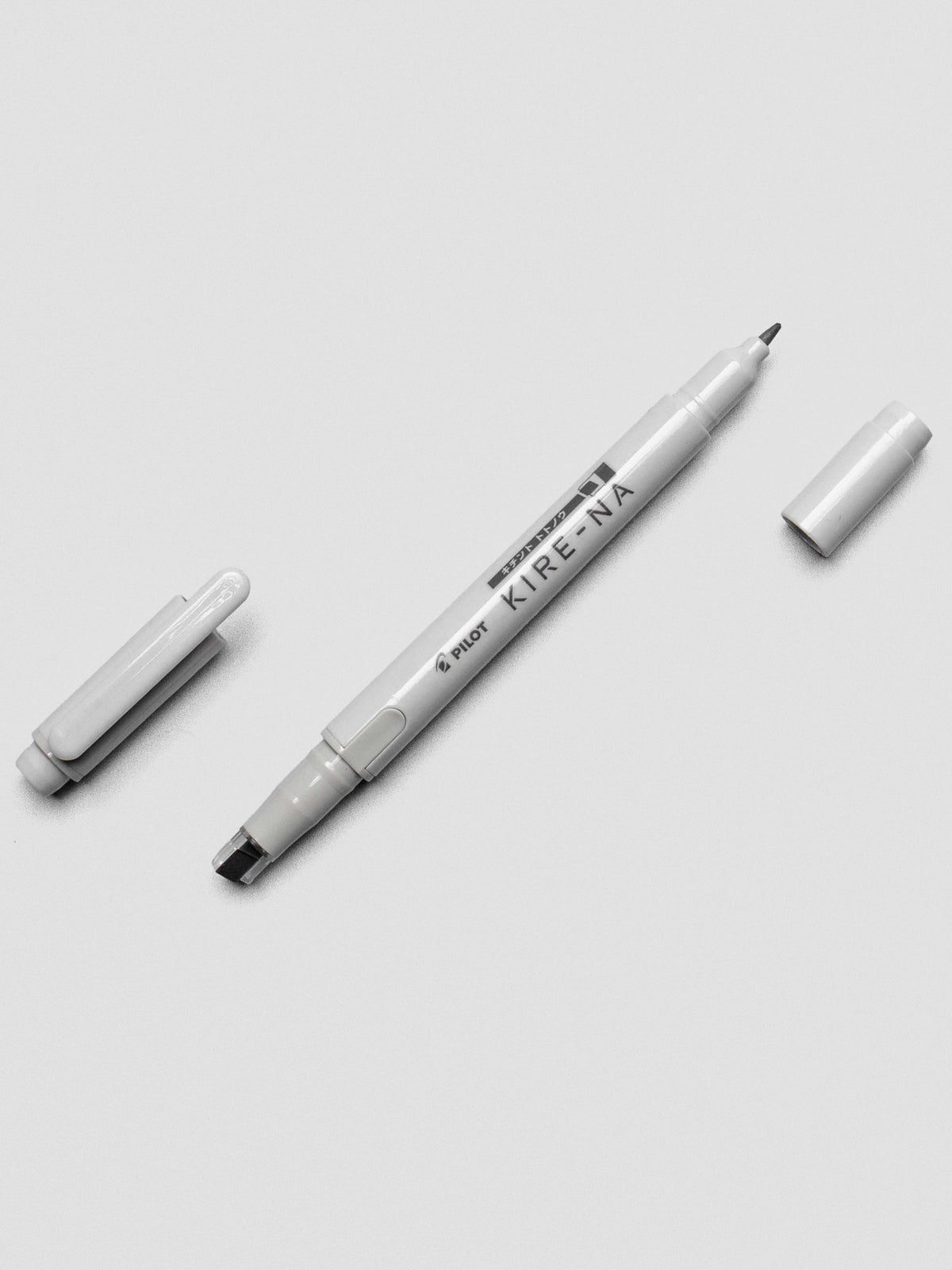 Pilot Kire-Na highlighter in Warm Grey on white background.