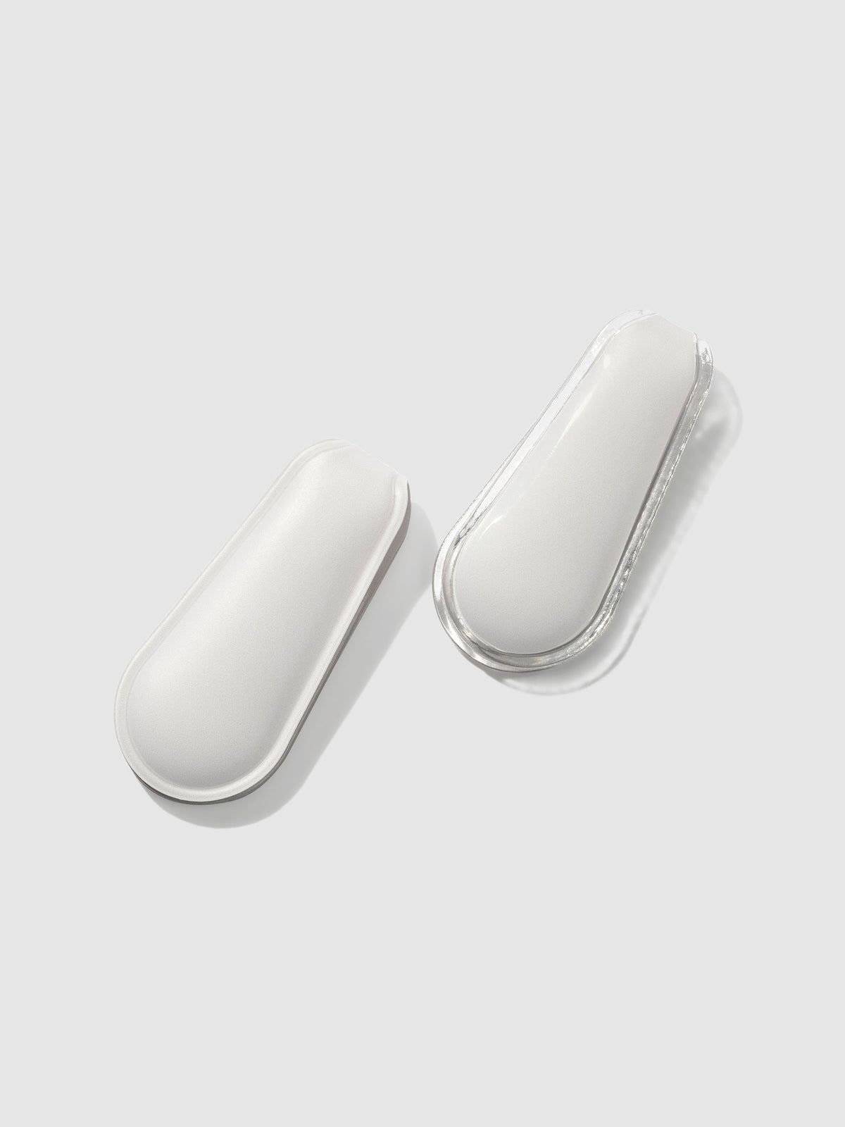 Matte and Glossy Leche Cloth and Paperclip displayed on a neutral background.