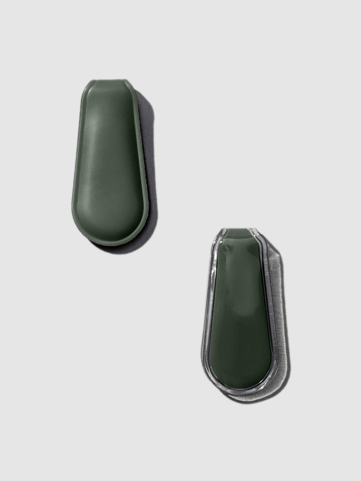 Set of 2 clips displayed on a neutral background.