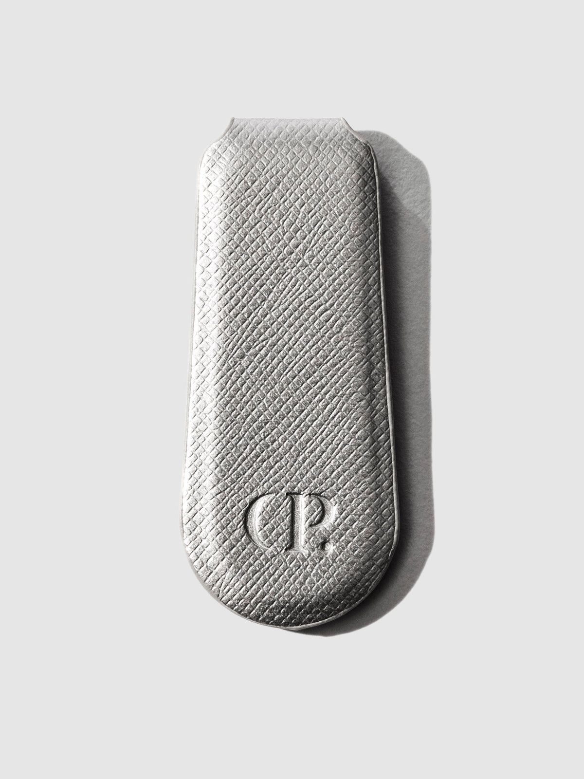 Silver clip displayed on a neutral background.